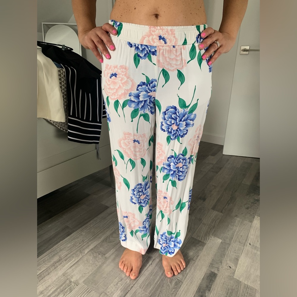 White floral flowy pants